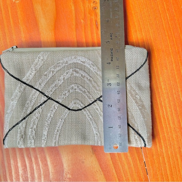 Handmade Small Fabric Pouch - Picture 5 of 5